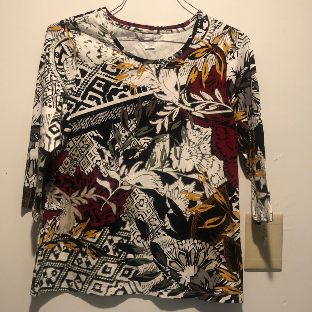 🌸 Christopher & Banks top -size Medium